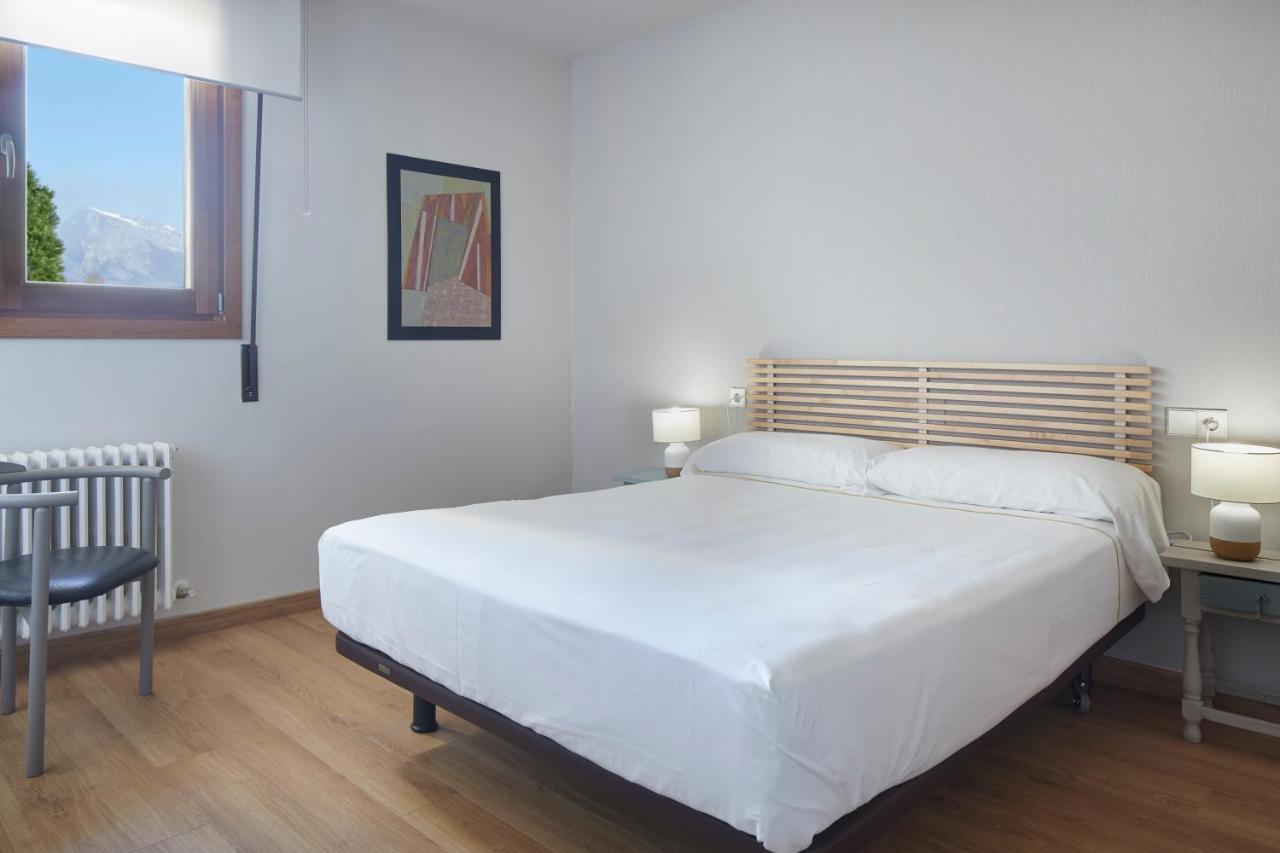 Hostal Rural Aritzalko Echarri-Aranaz ภายนอก รูปภาพ
