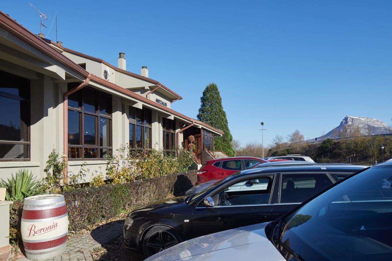 Hostal Rural Aritzalko Echarri-Aranaz ภายนอก รูปภาพ