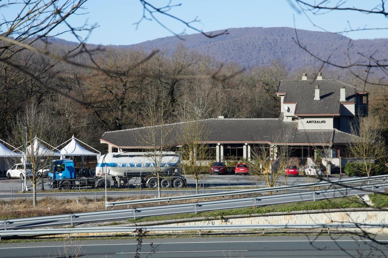 Hostal Rural Aritzalko Echarri-Aranaz ภายนอก รูปภาพ